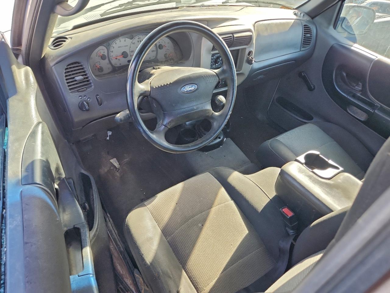 2003 Ford Ranger White vin: 1FTYR10D53PB85014