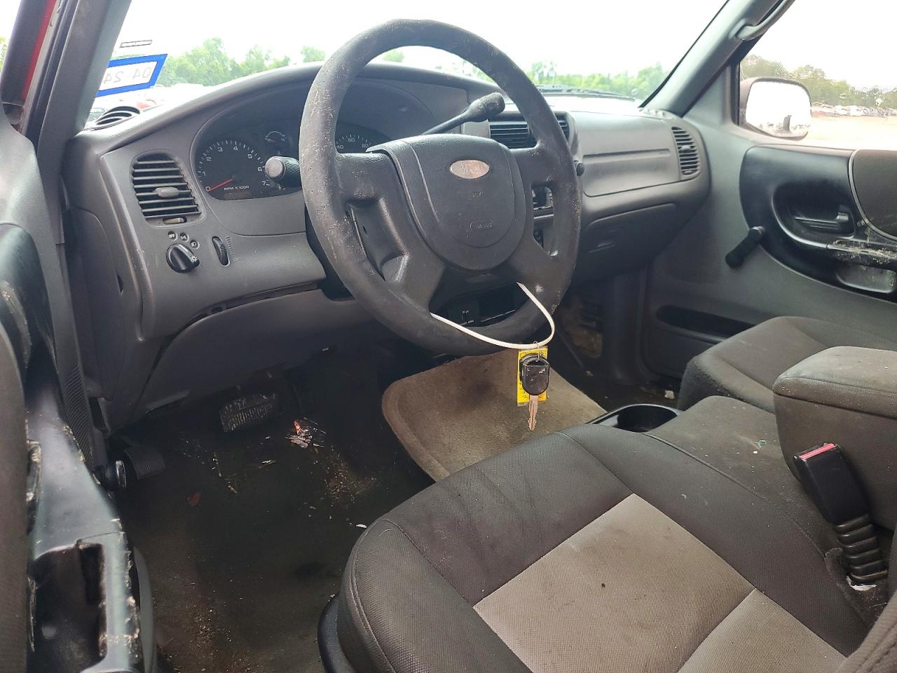 2004 Ford Ranger Red vin: 1FTYR10D54PA94214