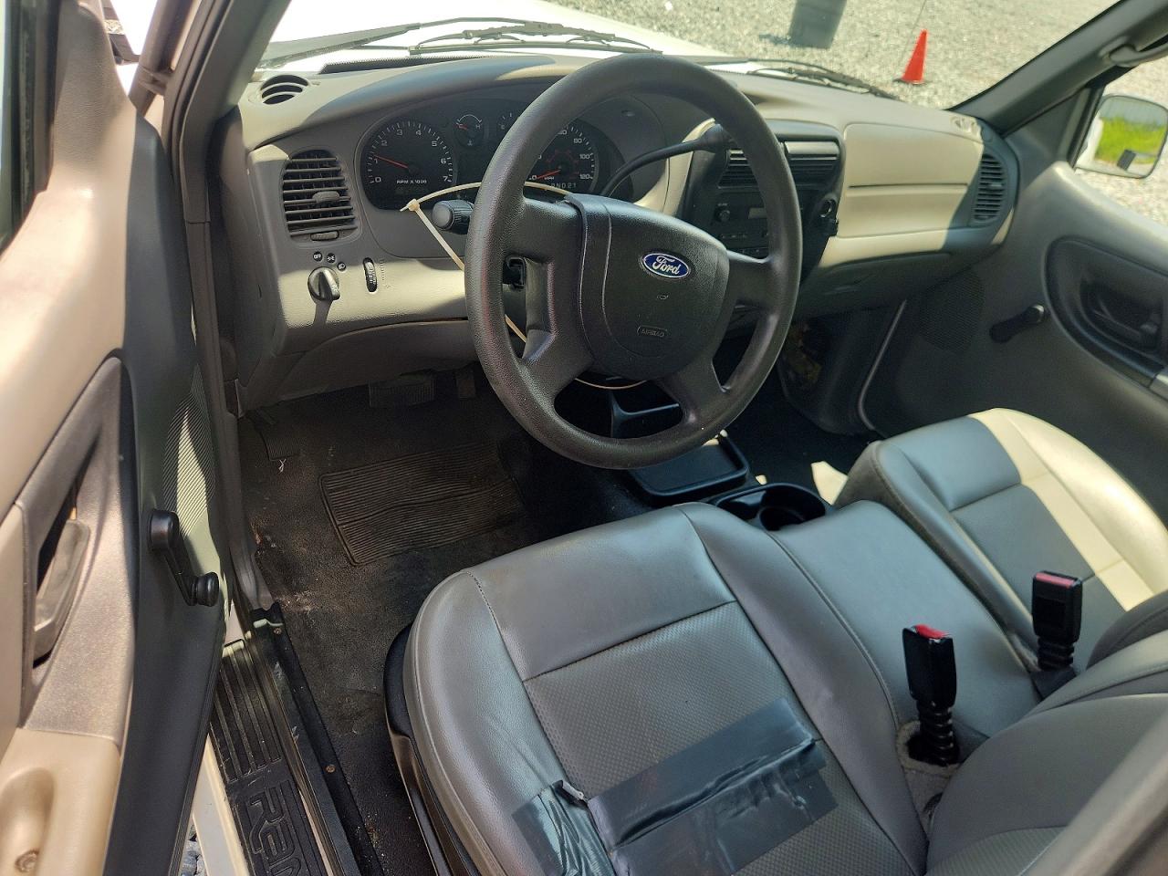 2004 Ford Ranger White vin: 1FTYR10D54PB66058