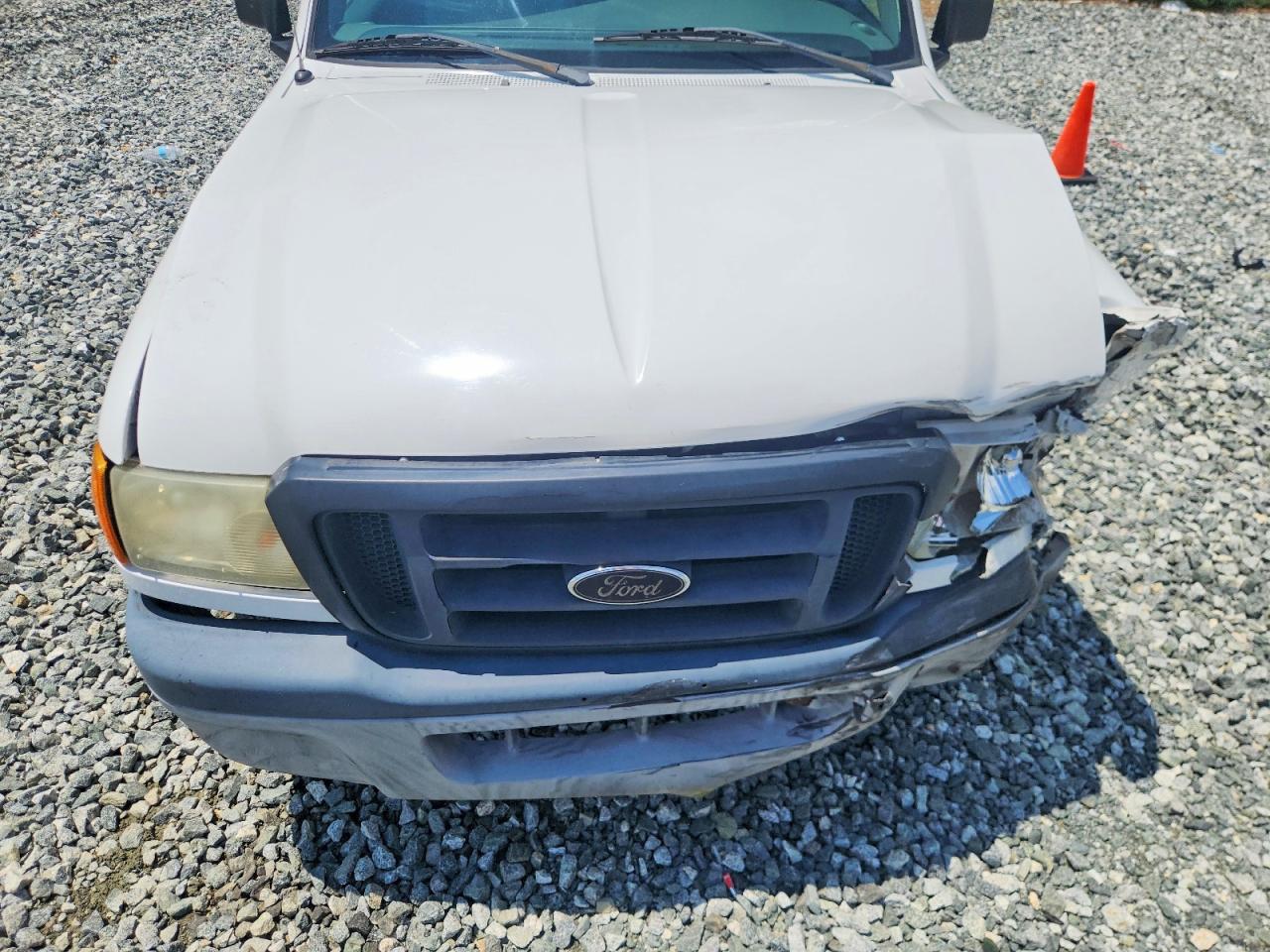 2004 Ford Ranger White vin: 1FTYR10D54PB66058