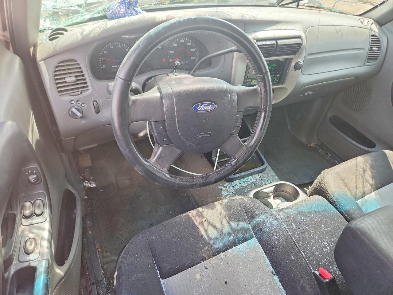 2005 Ford Ranger Silver vin: 1FTYR10D55PB07626