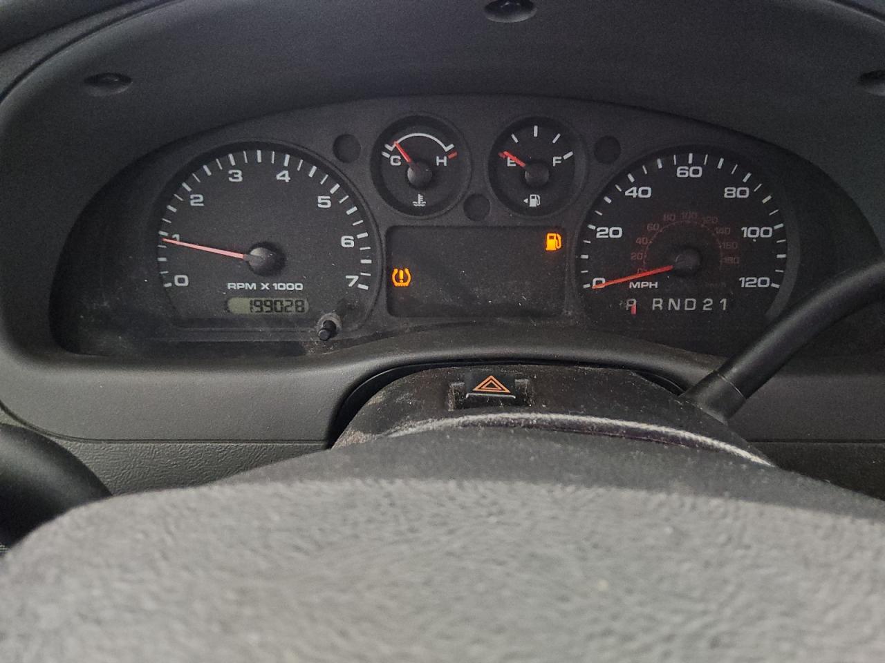 2008 Ford Ranger White vin: 1FTYR10D58PA50056 Damage: Warning - Tire Pressure, On, Unacceptable