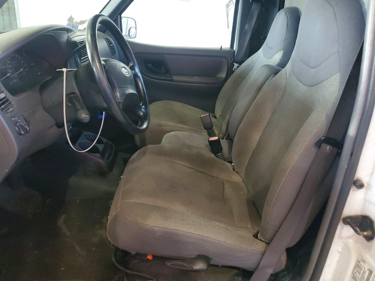 2002 Ford Ranger White vin: 1FTYR10D62PB49797