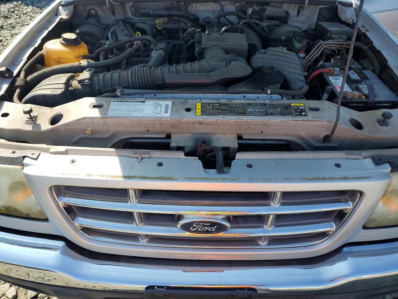 2002 Ford Ranger Silver vin: 1FTYR10D62PB75025