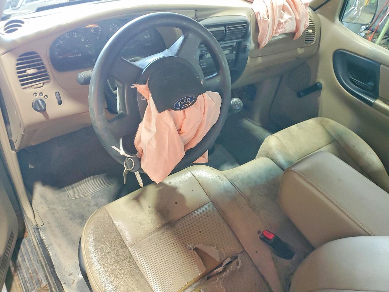 2004 Ford Ranger Beige vin: 1FTYR10D64PB17600