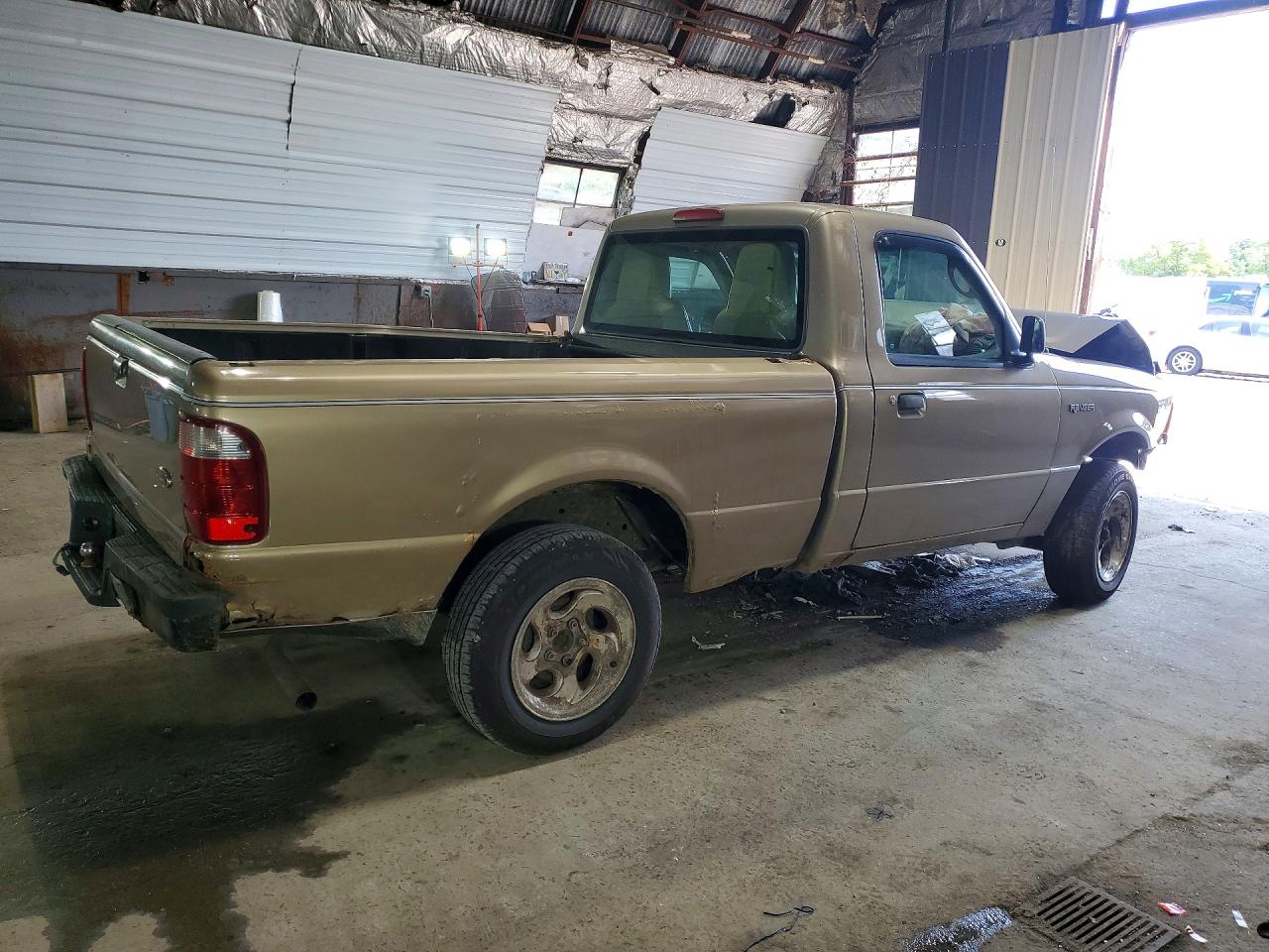 2004 Ford Ranger Beige vin: 1FTYR10D64PB17600