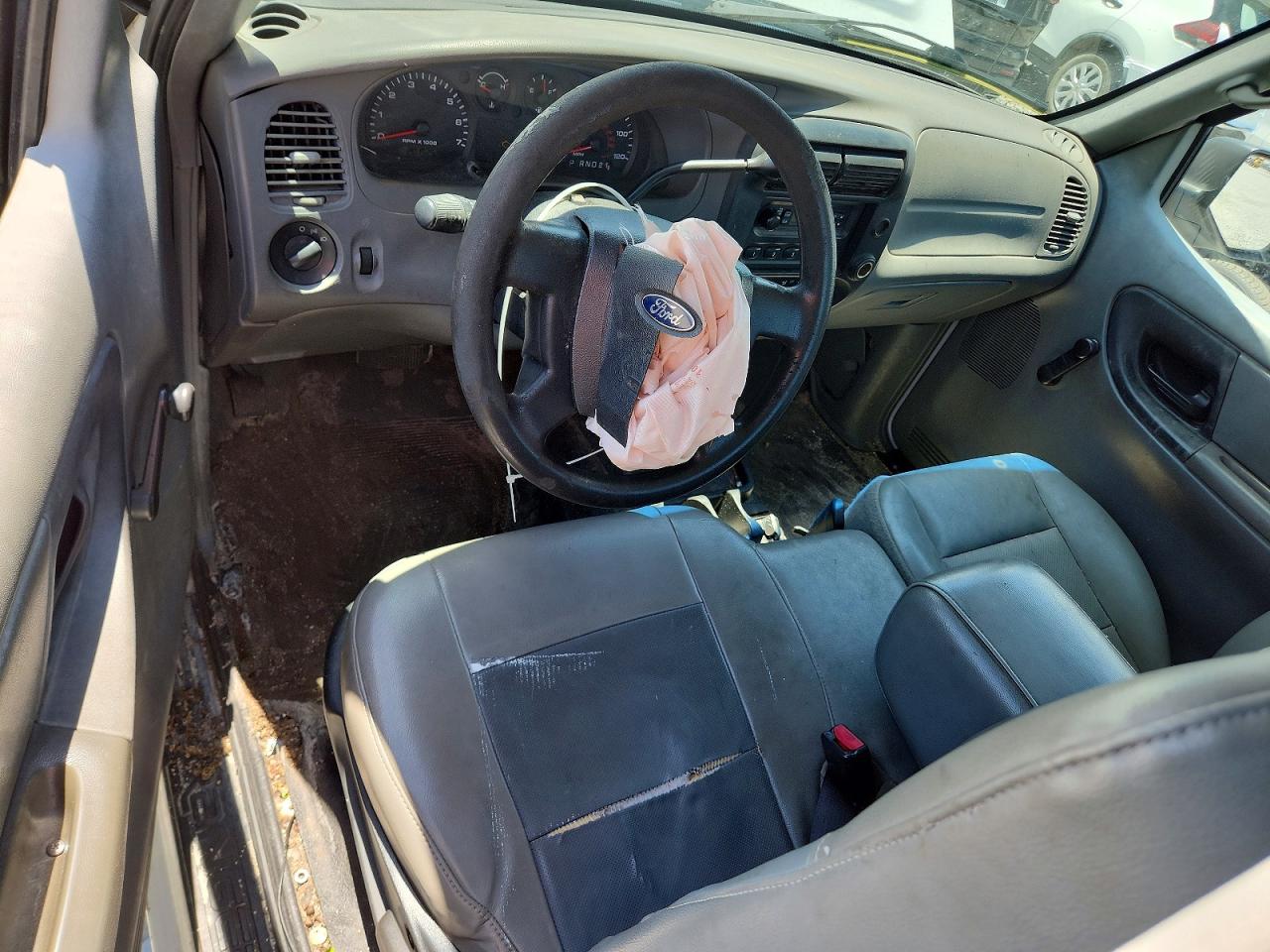 2009 Ford Ranger White vin: 1FTYR10D69PA50200
