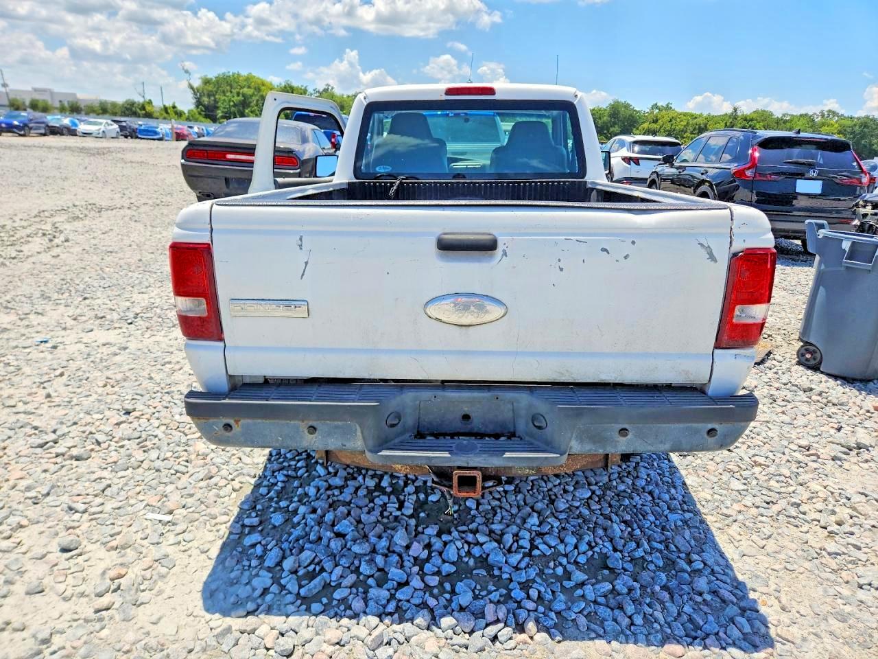 2009 Ford Ranger White vin: 1FTYR10D69PA50200