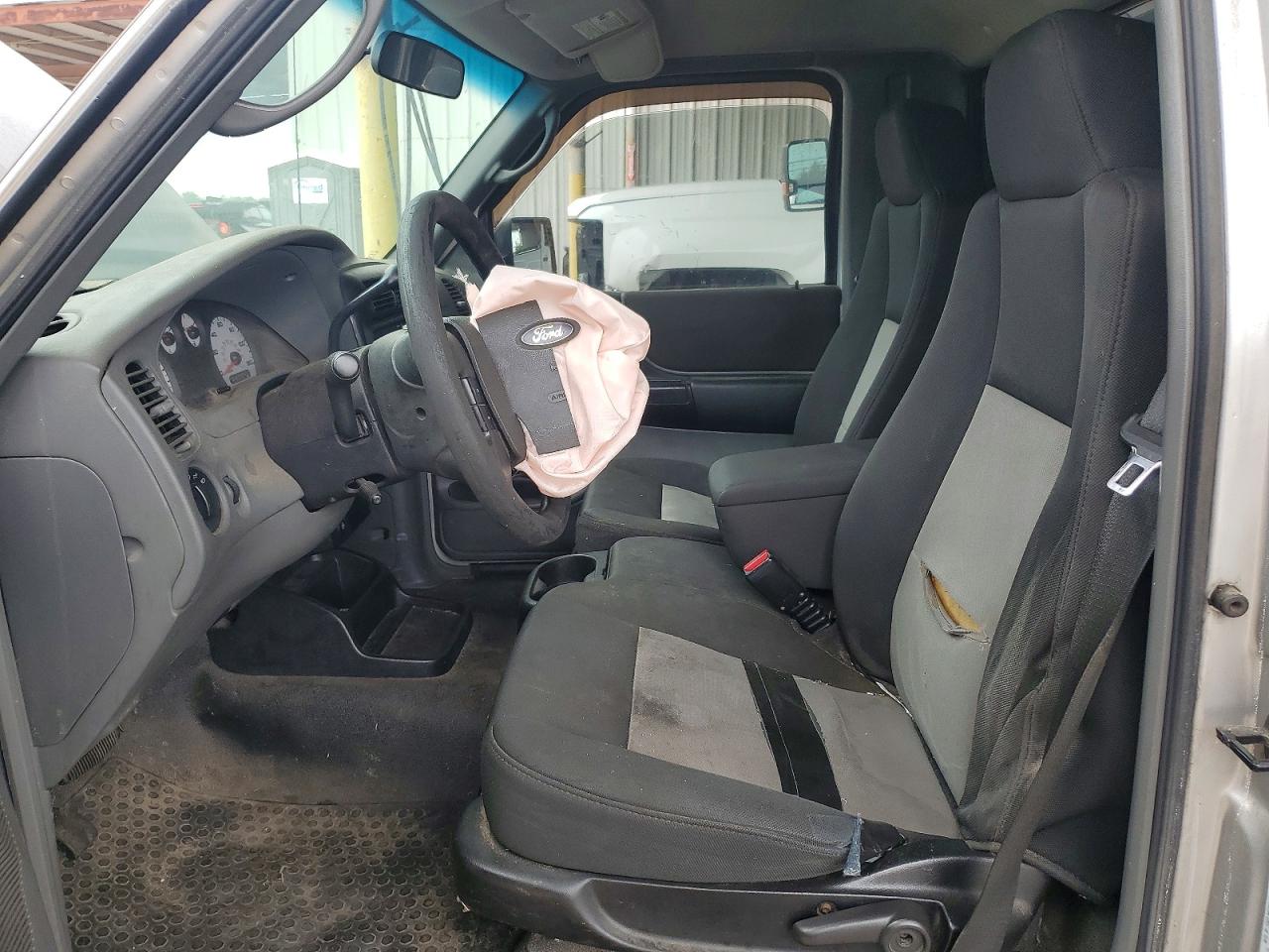 2009 Ford Ranger Silver vin: 1FTYR10D69PA59012