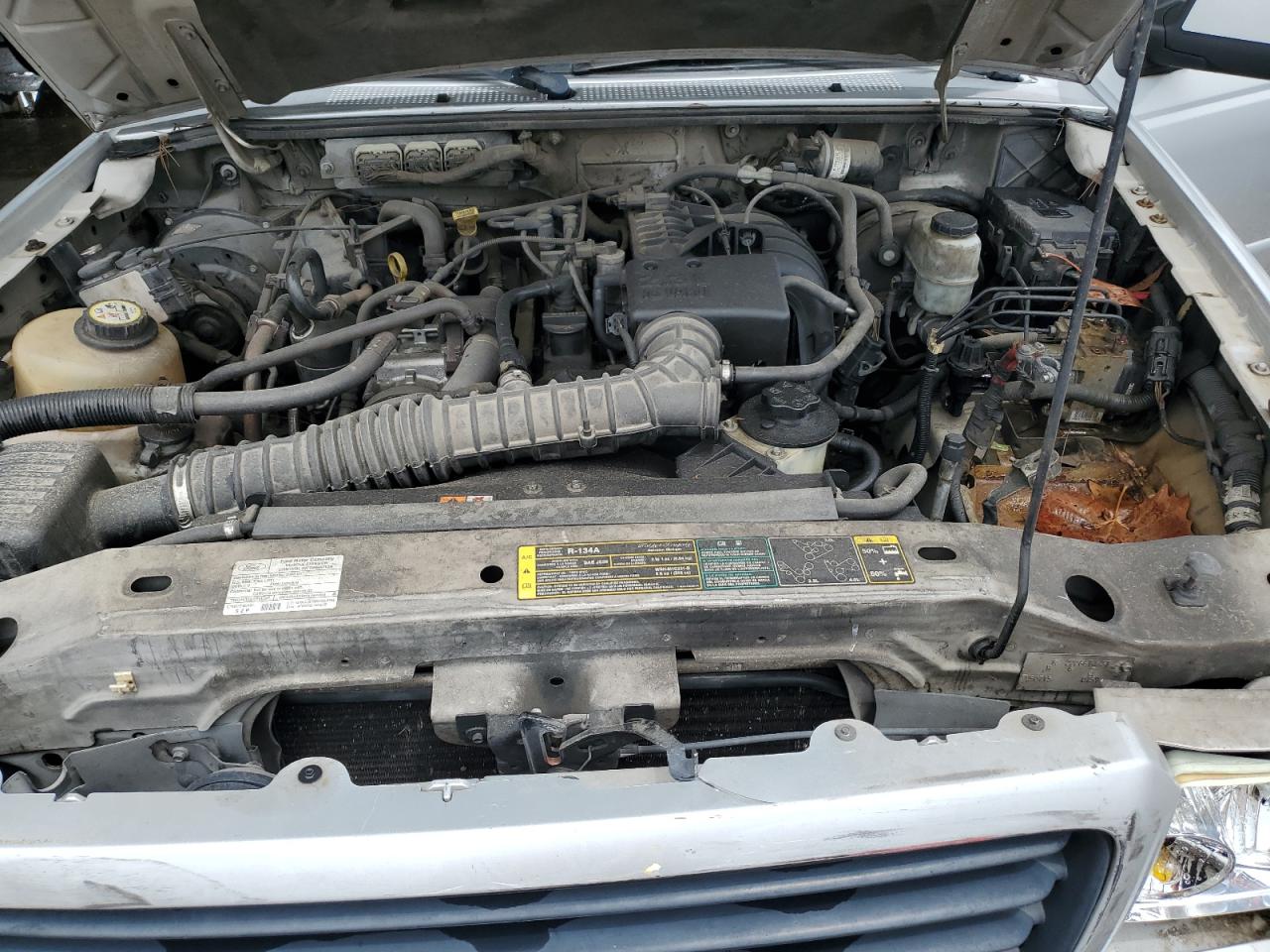 2009 Ford Ranger Silver vin: 1FTYR10D69PA59012 Damage: Radiator, Broken, Replacement Required