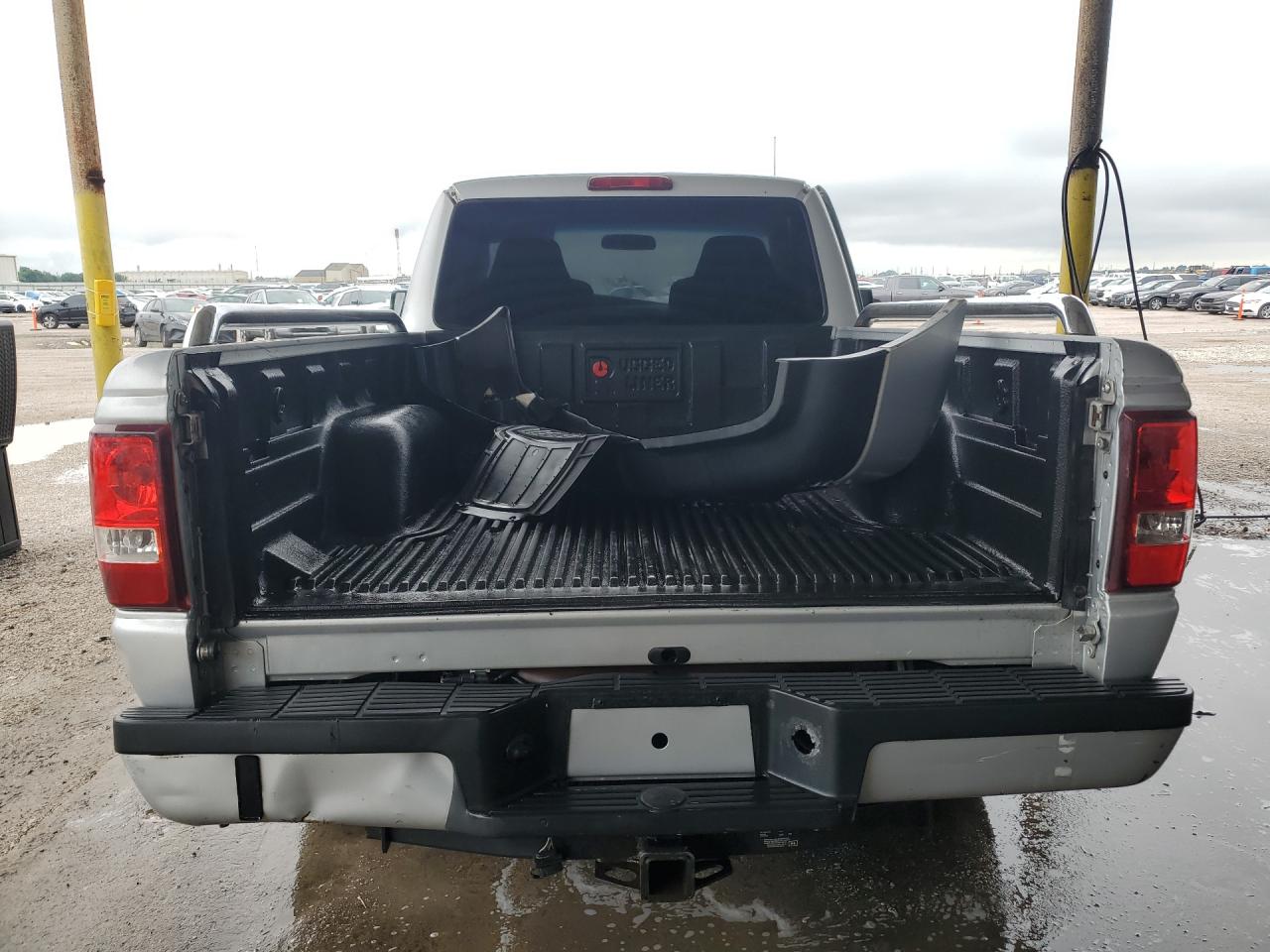 2009 Ford Ranger Silver vin: 1FTYR10D69PA59012 Damage: Tailgate, Missing, Replacement Required