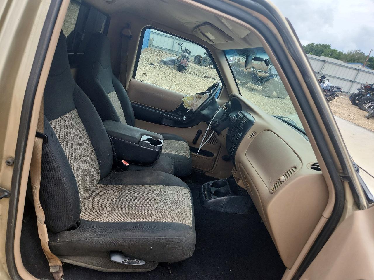 2001 Ford Ranger Gold vin: 1FTYR10D71PB40492