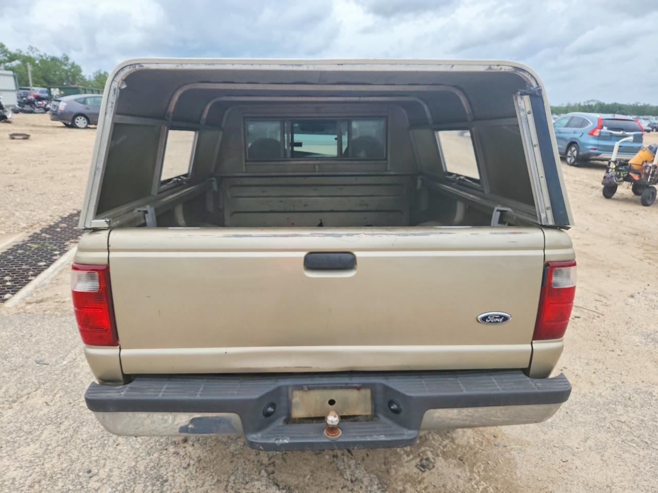 2001 Ford Ranger Gold vin: 1FTYR10D71PB40492
