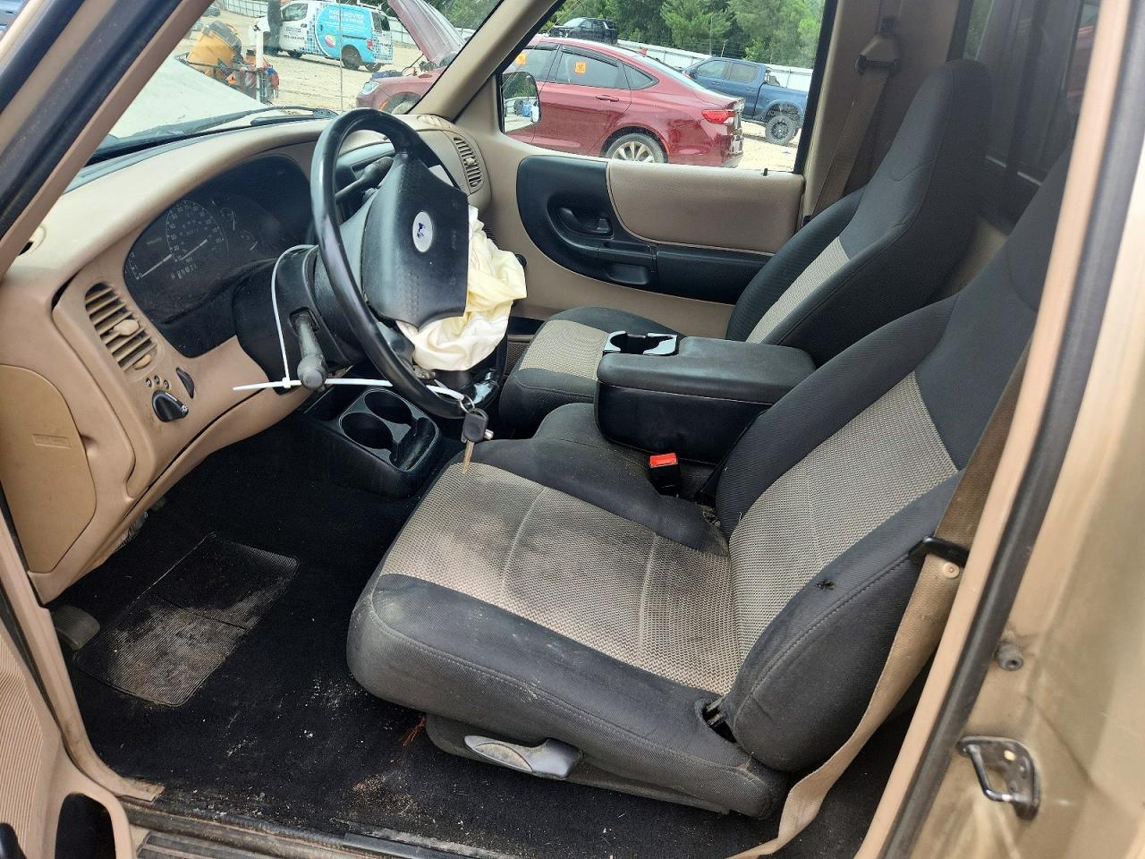 2001 Ford Ranger Gold vin: 1FTYR10D71PB40492