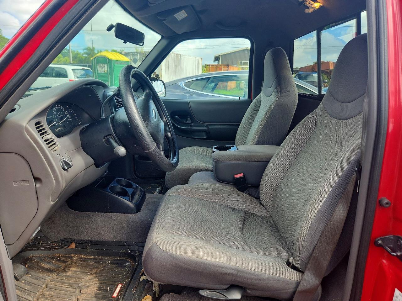 2002 Ford Ranger Red vin: 1FTYR10D72TA57329