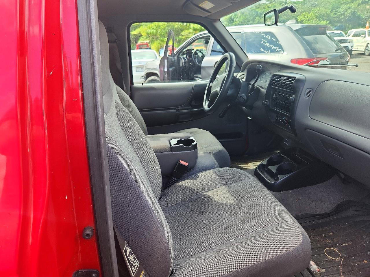 2002 Ford Ranger Red vin: 1FTYR10D72TA57329