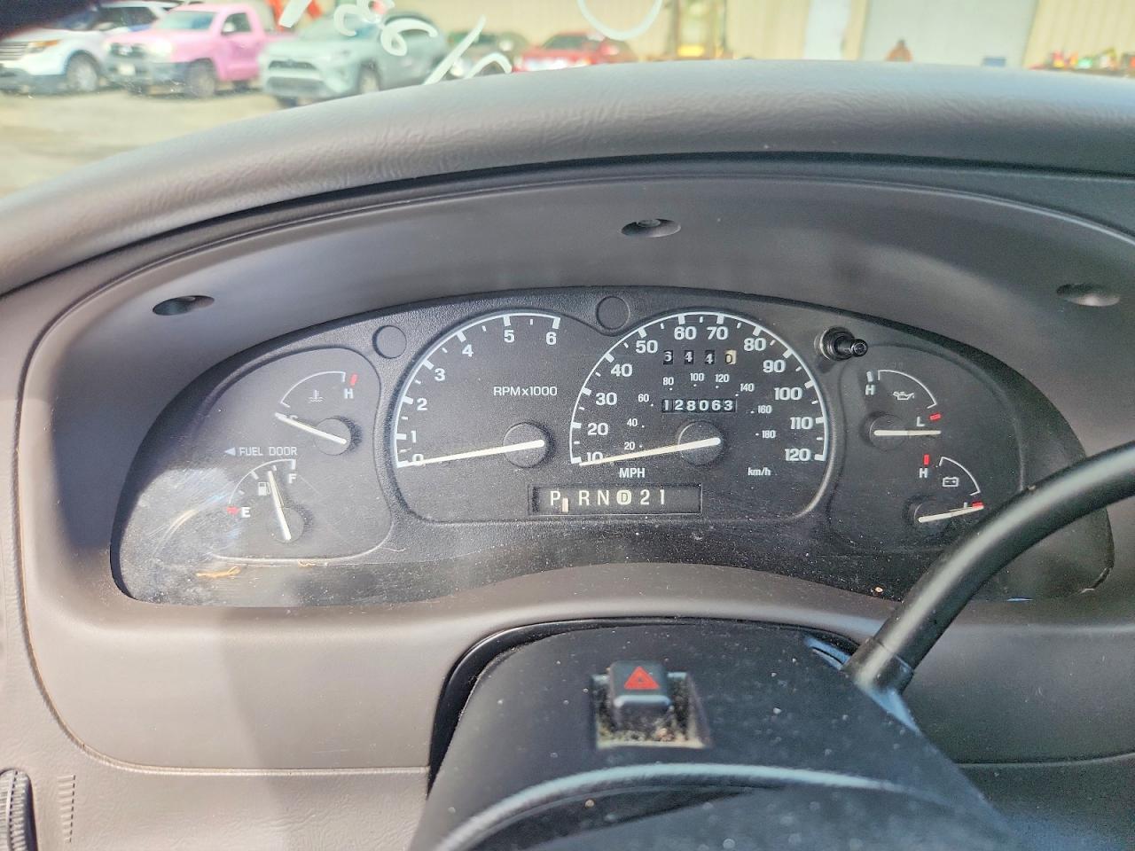 2002 Ford Ranger Red vin: 1FTYR10D72TA57329