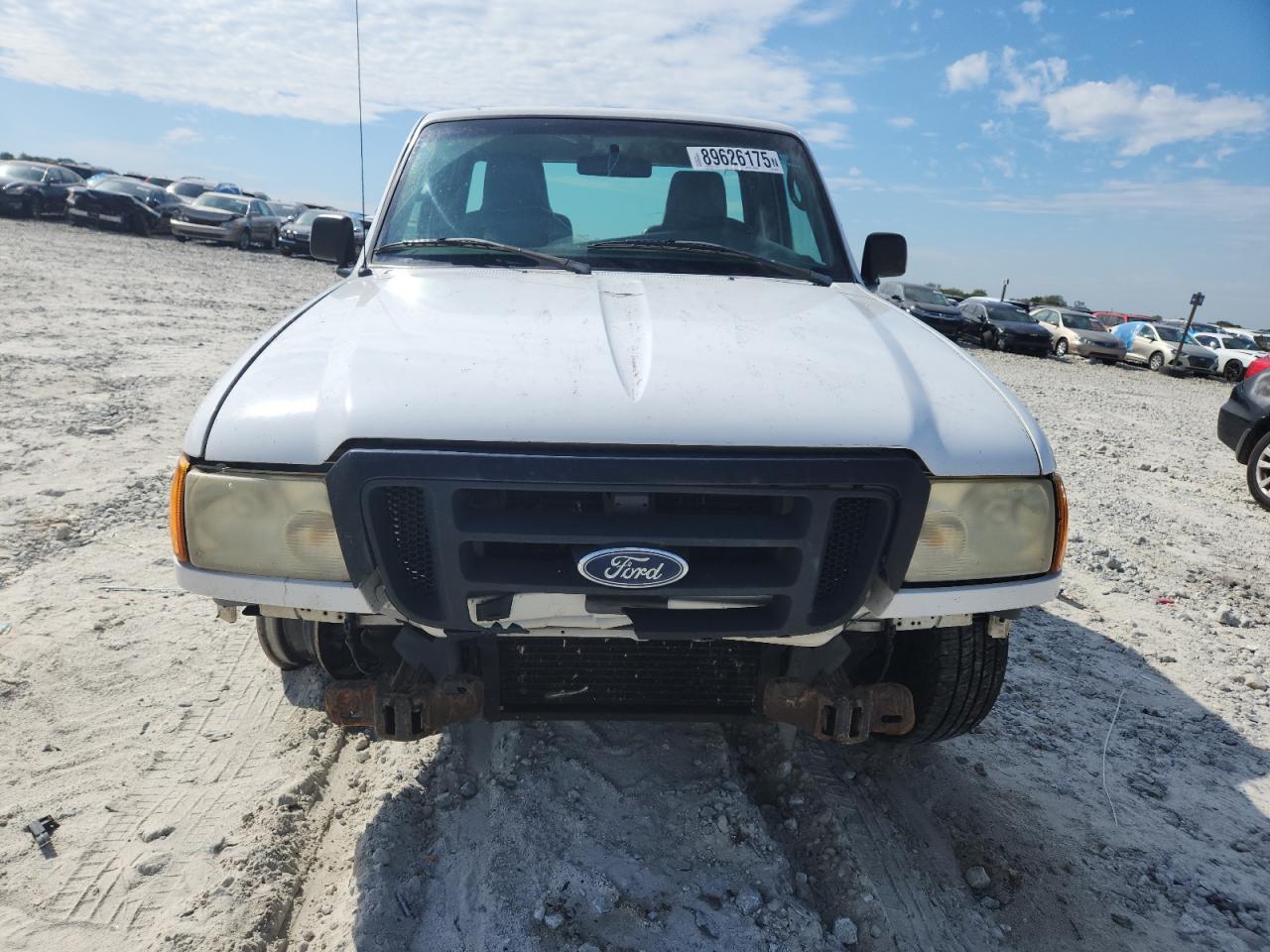 2005 Ford Ranger White vin: 1FTYR10D75PA64746