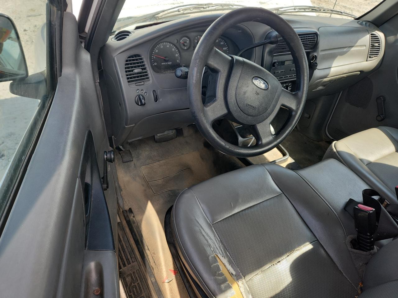 2005 Ford Ranger White vin: 1FTYR10D75PA64746