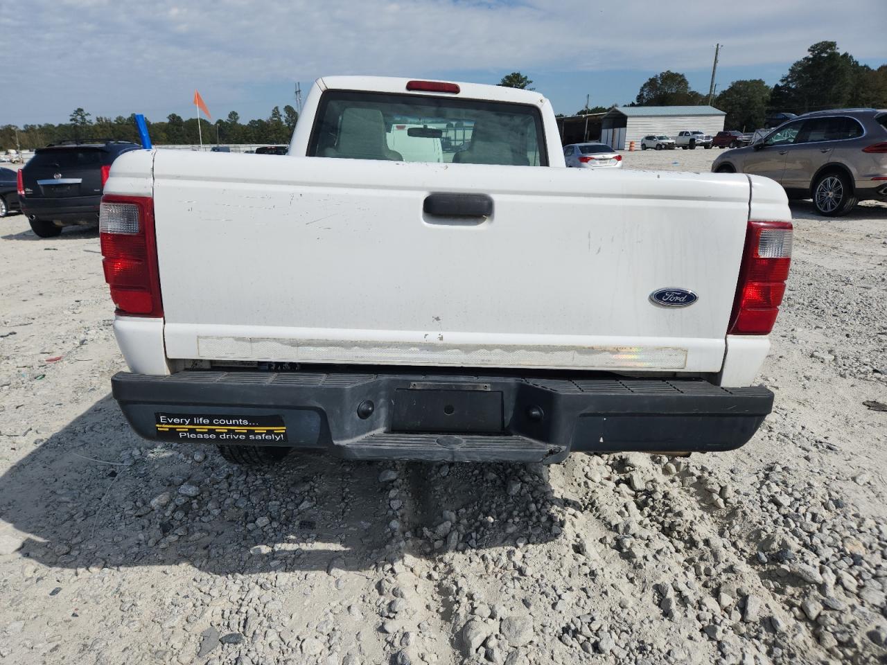 2005 Ford Ranger White vin: 1FTYR10D75PA64746