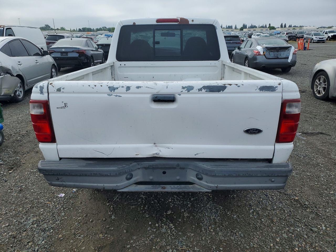 2001 Ford Ranger White vin: 1FTYR10D81PB34359