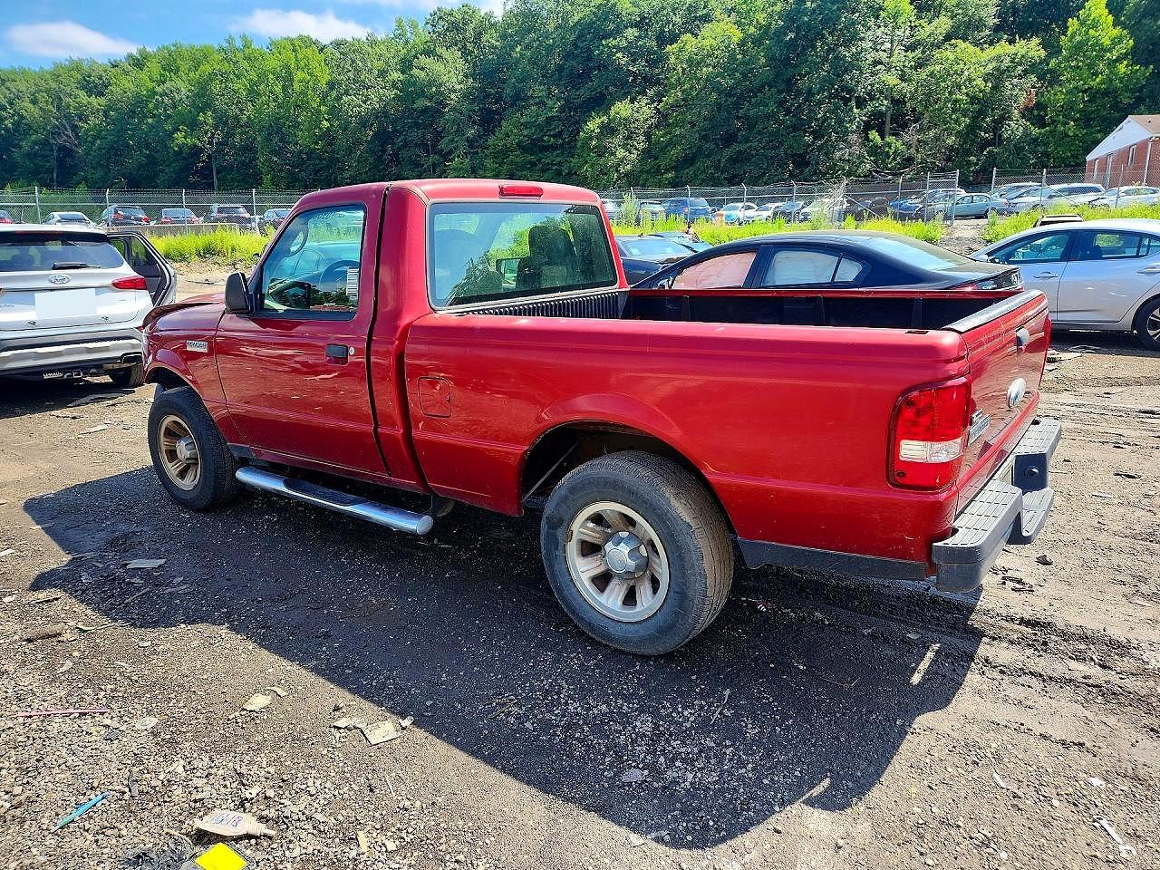 2006 Ford Ranger Red vin: 1FTYR10D86PA23656