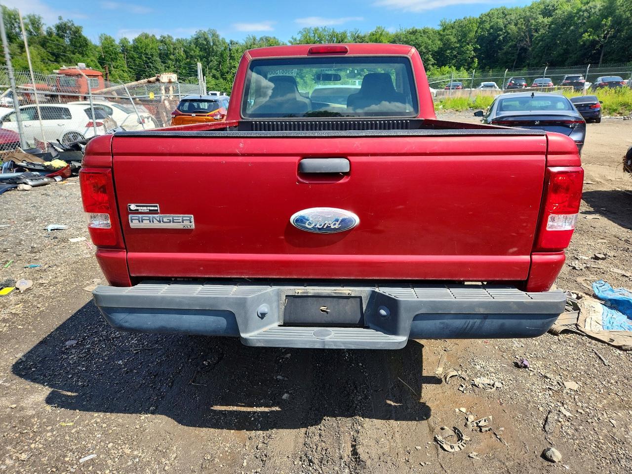 2006 Ford Ranger Red vin: 1FTYR10D86PA23656