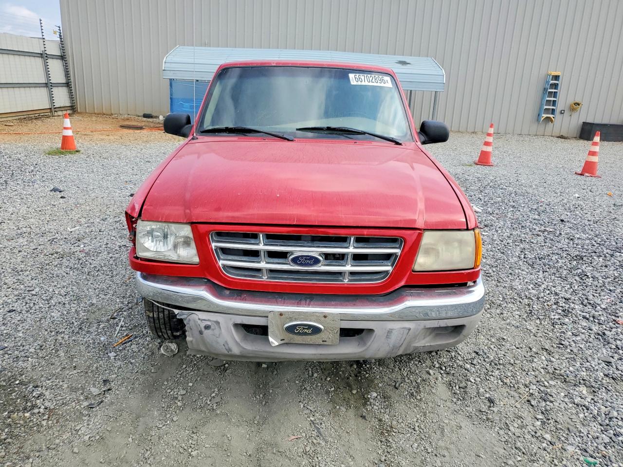 2002 Ford Ranger Red vin: 1FTYR10D92TA68963