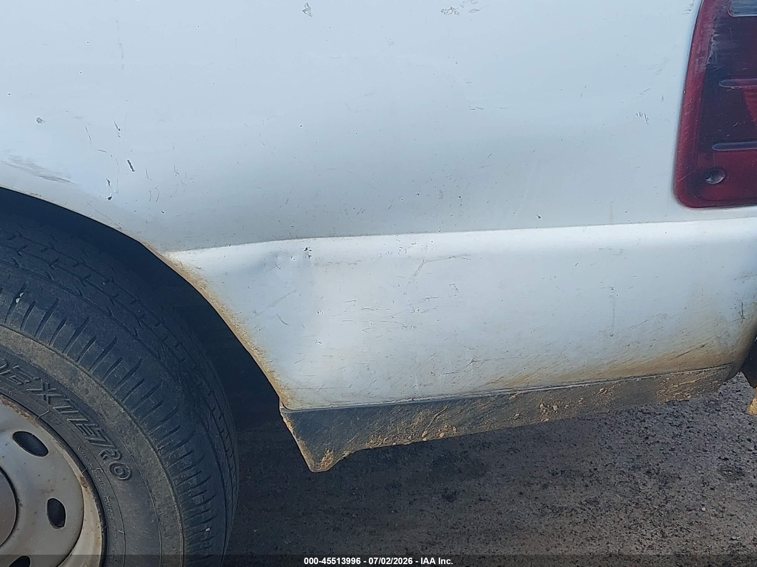 2005 Ford Ranger   White vin: 1FTYR10D95PA84223