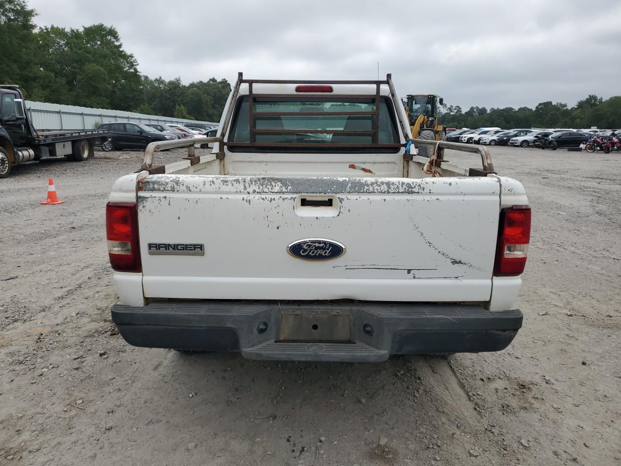 2008 Ford Ranger White vin: 1FTYR10D98PA74179 Damage: Tailgate, Multiple Dents/Paint Damage, 3
