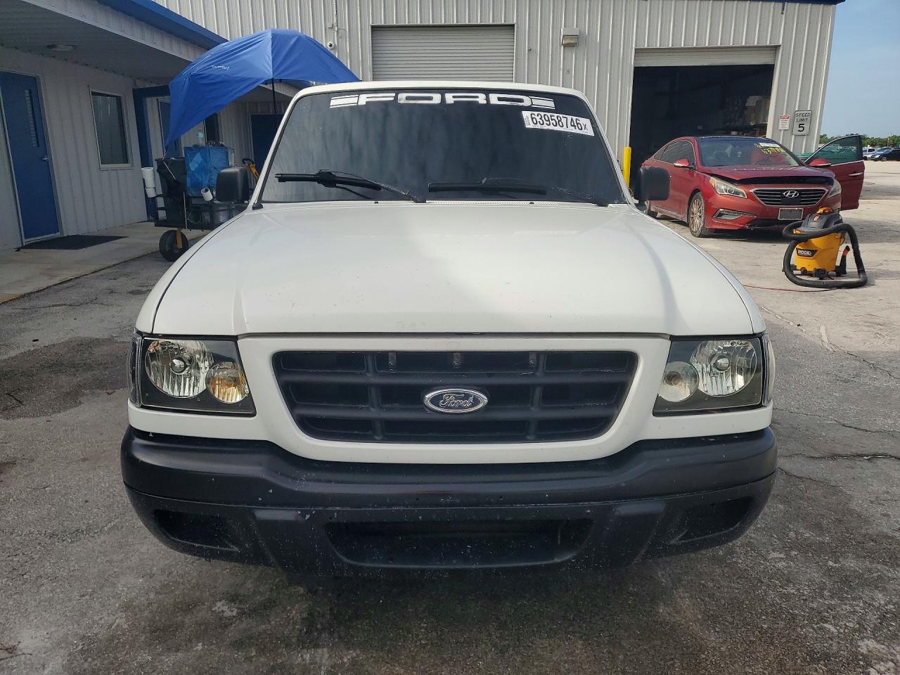 2002 Ford Ranger White vin: 1FTYR10DX2PB59068