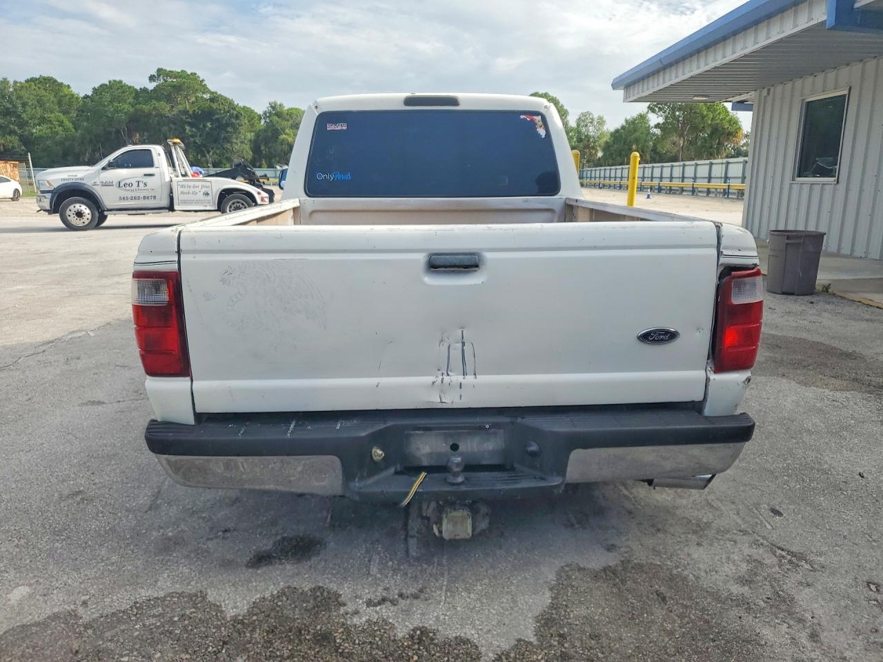 2002 Ford Ranger White vin: 1FTYR10DX2PB59068