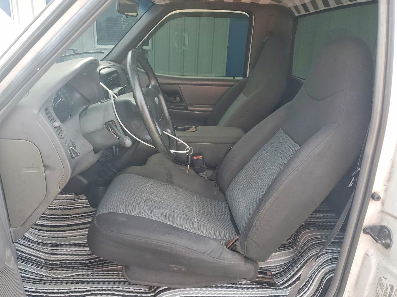 2002 Ford Ranger White vin: 1FTYR10DX2PB59068