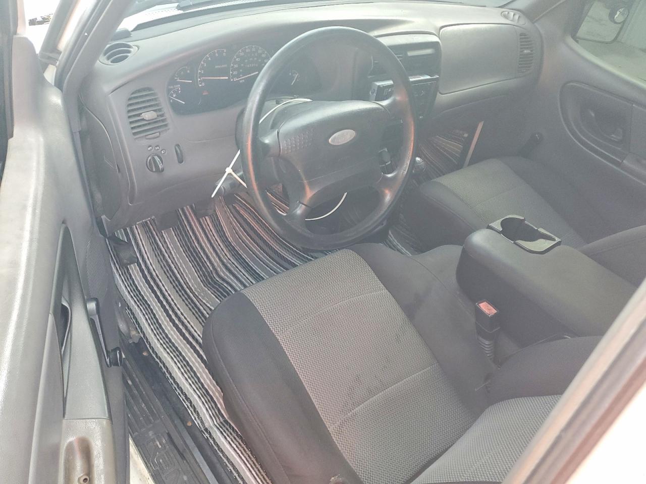 2002 Ford Ranger White vin: 1FTYR10DX2PB59068