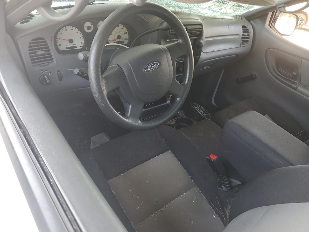2004 Ford Ranger White vin: 1FTYR10U04PA85212