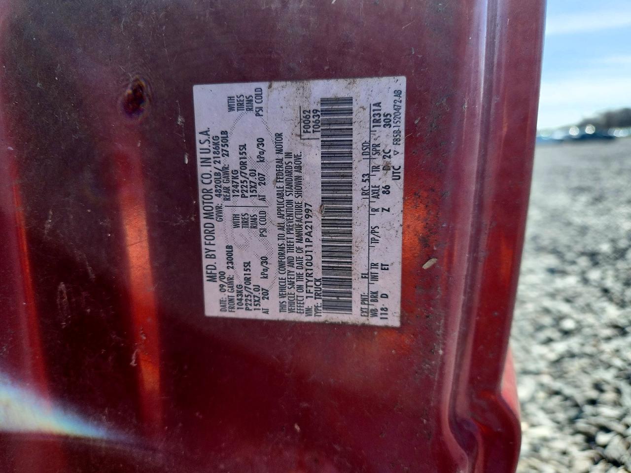 2001 Ford Ranger Red vin: 1FTYR10U11PA21997