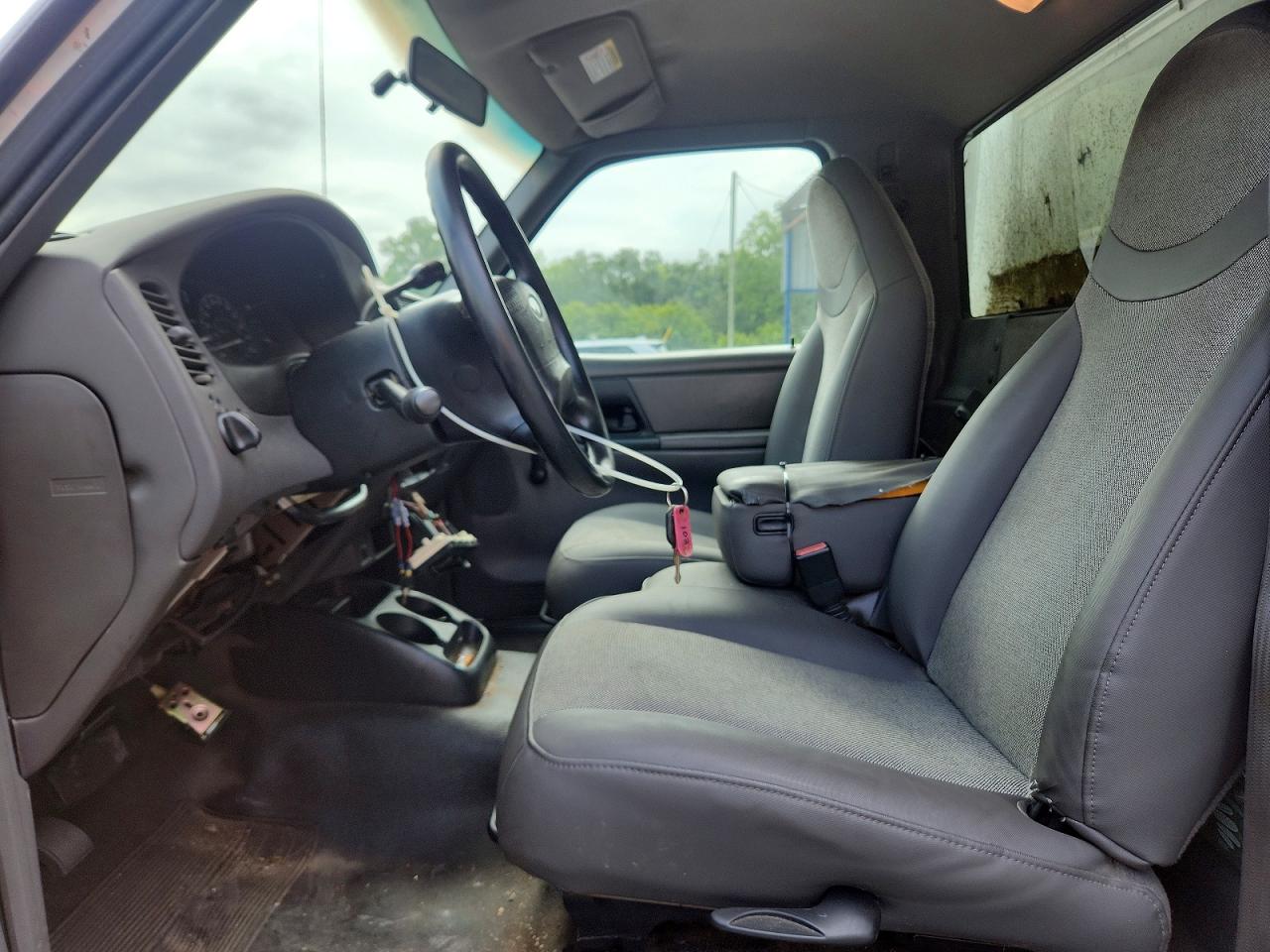 2001 Ford Ranger White vin: 1FTYR10U11PA66969