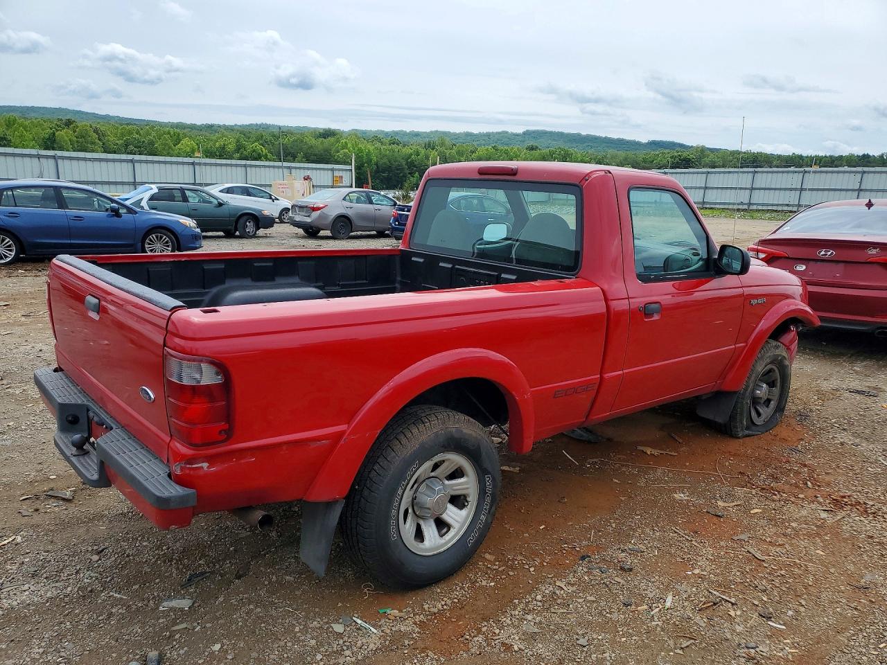 2002 Ford Ranger Red vin: 1FTYR10U12TA04948