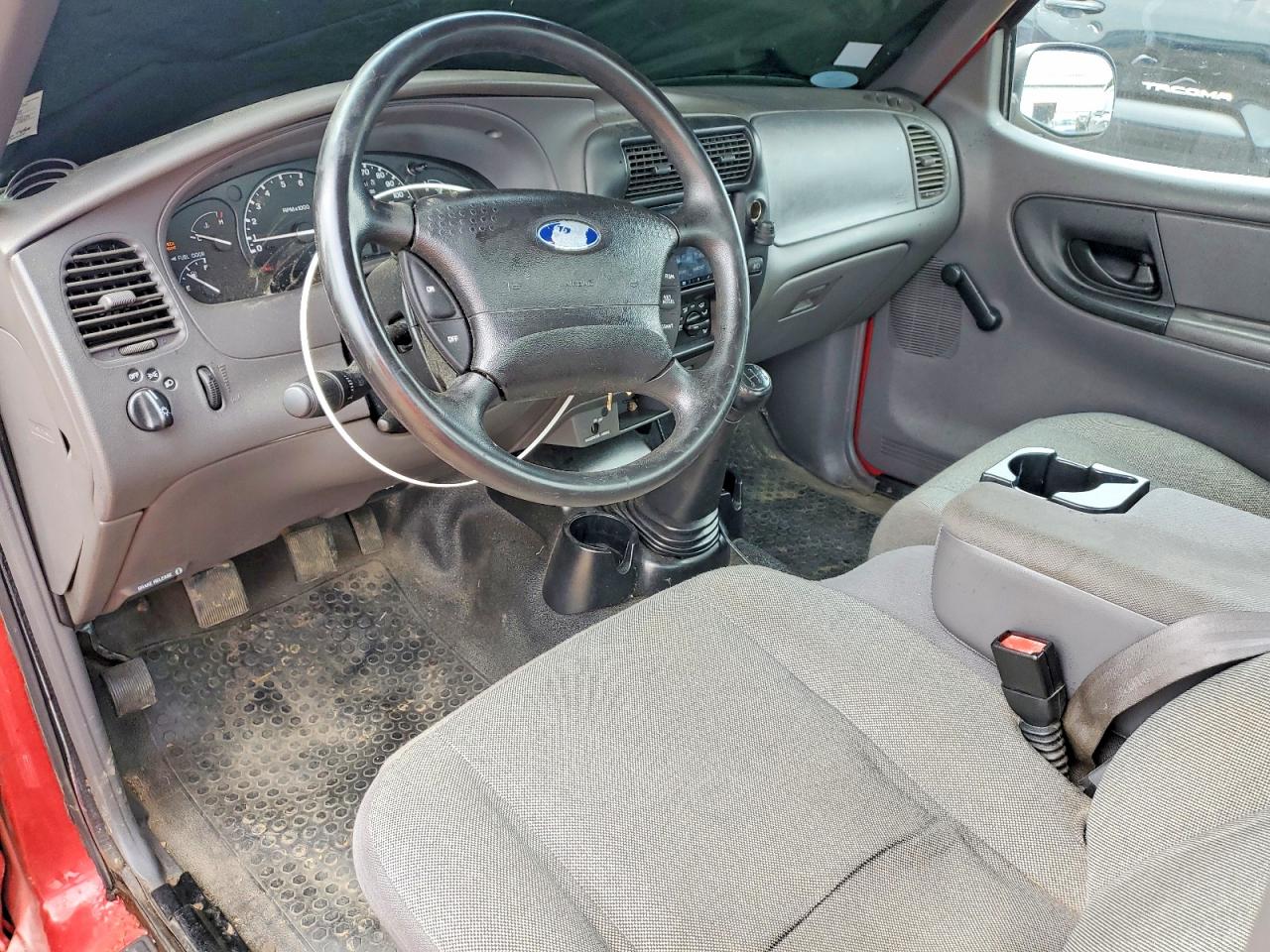 2002 Ford Ranger Red vin: 1FTYR10U12TA04948