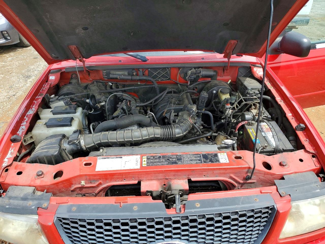 2002 Ford Ranger Red vin: 1FTYR10U12TA04948