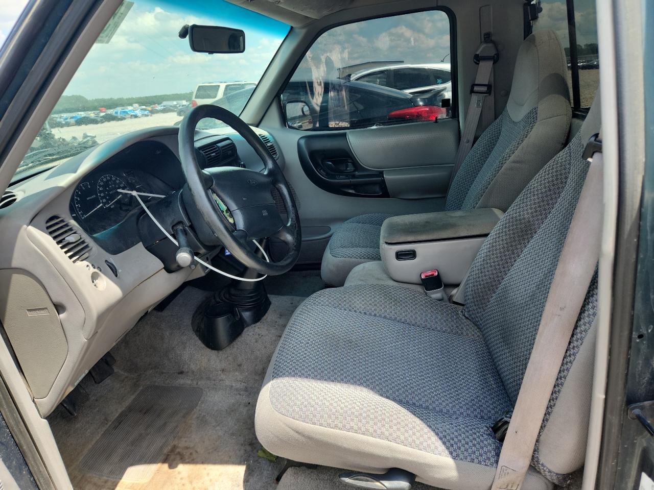 1998 Ford Ranger Green vin: 1FTYR10U3WTA20820
