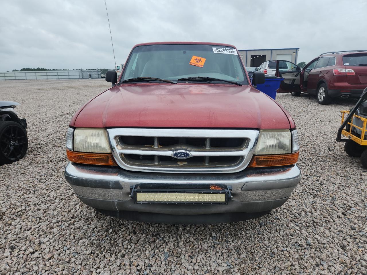 1998 Ford Ranger Red vin: 1FTYR10U3WUC02768
