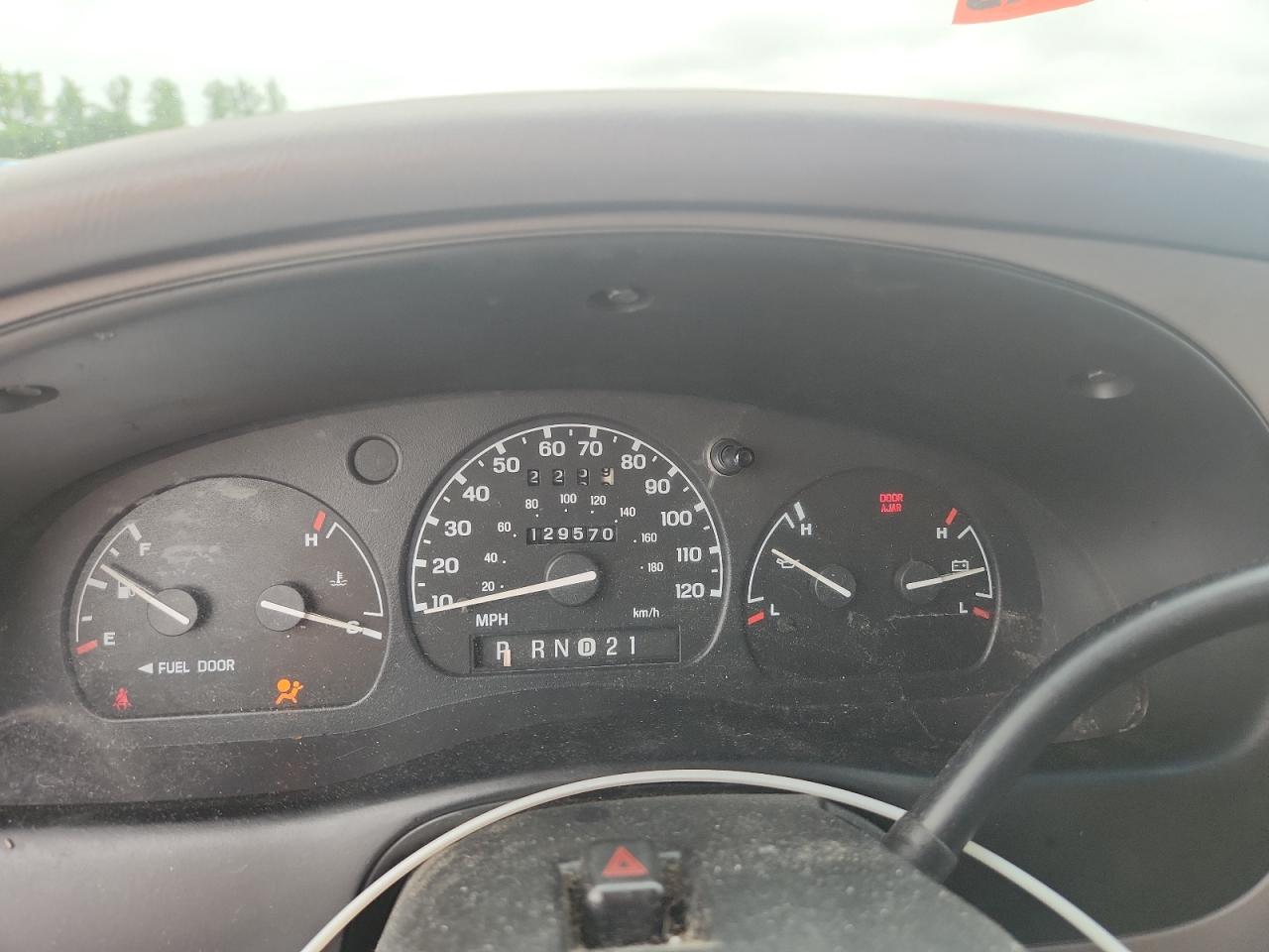 1998 Ford Ranger Red vin: 1FTYR10U3WUC02768