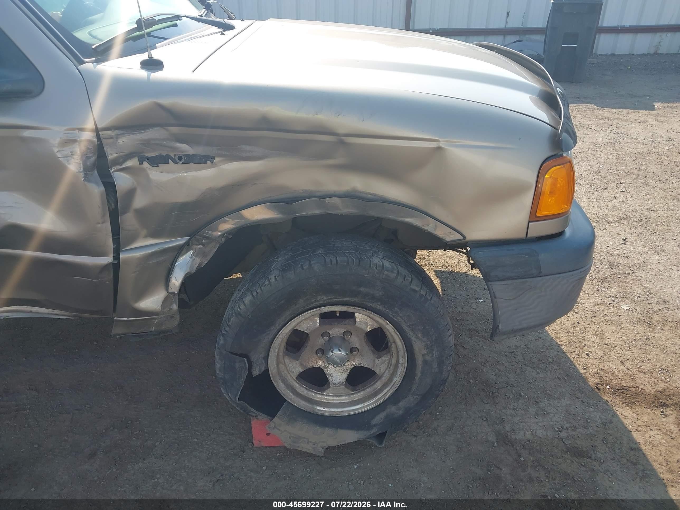 2004 Ford Ranger   Tan vin: 1FTYR10U44PB61532