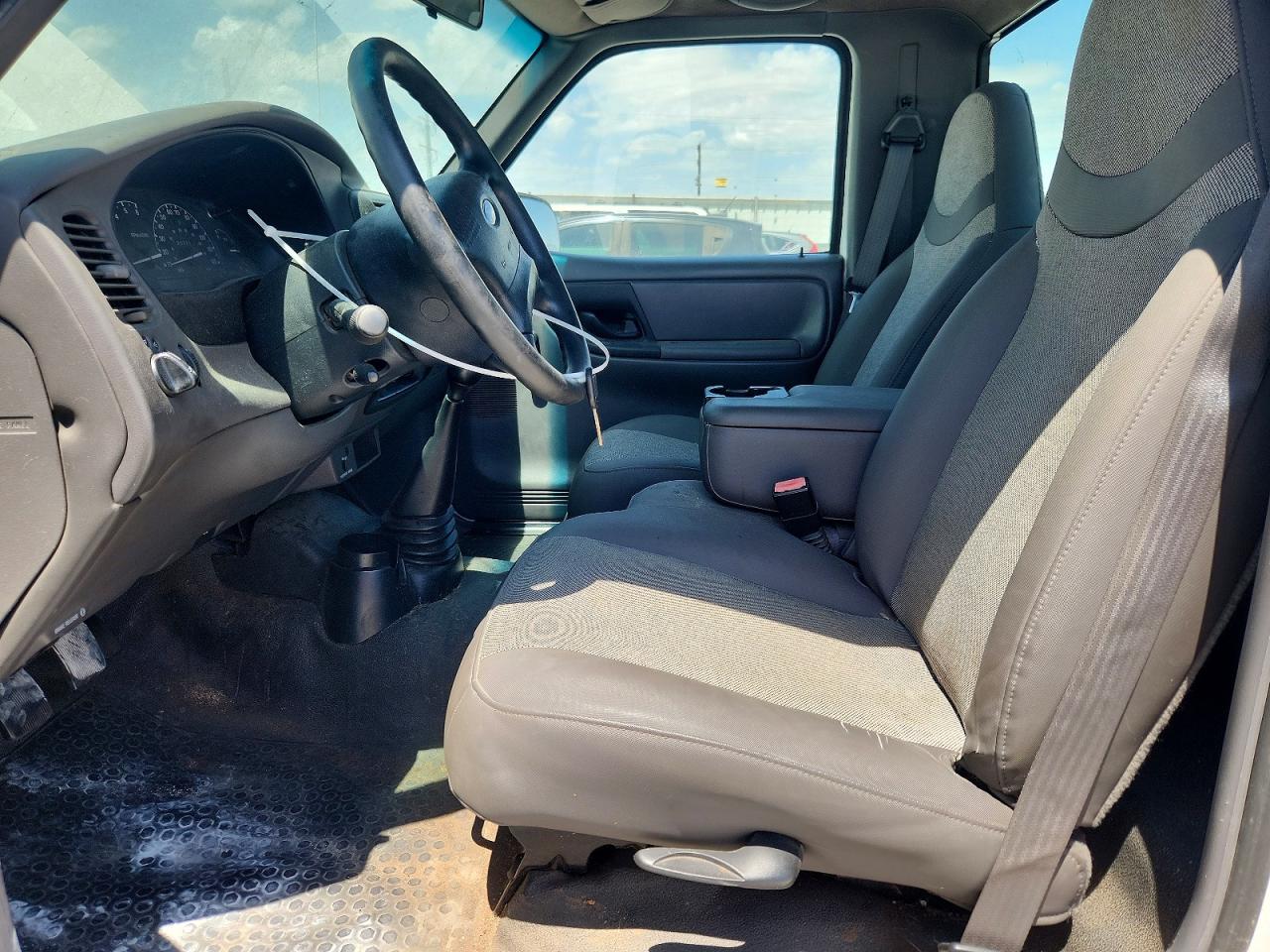 2001 Ford Ranger White vin: 1FTYR10U51PB58957