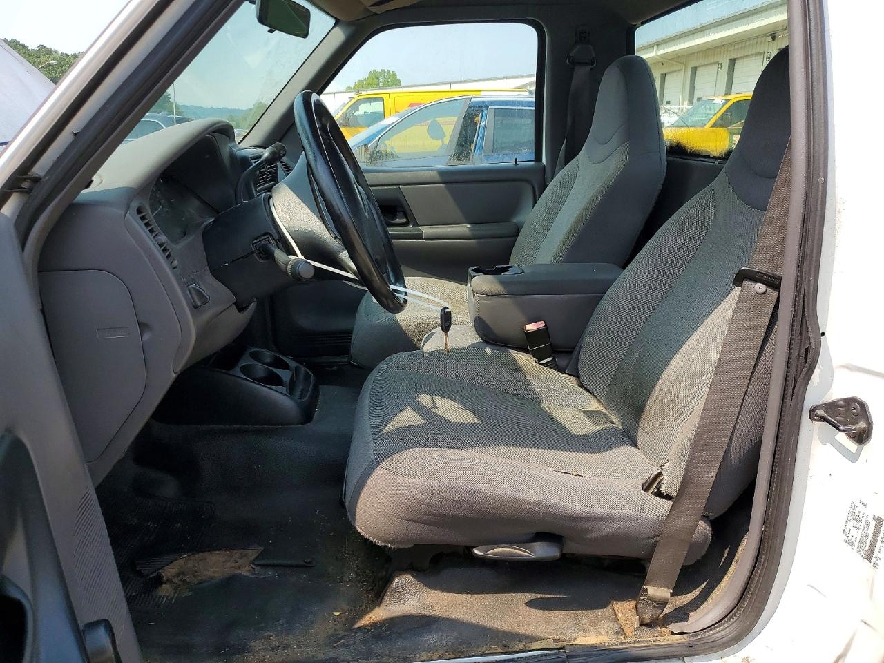 2002 Ford Ranger White vin: 1FTYR10U52TA49181