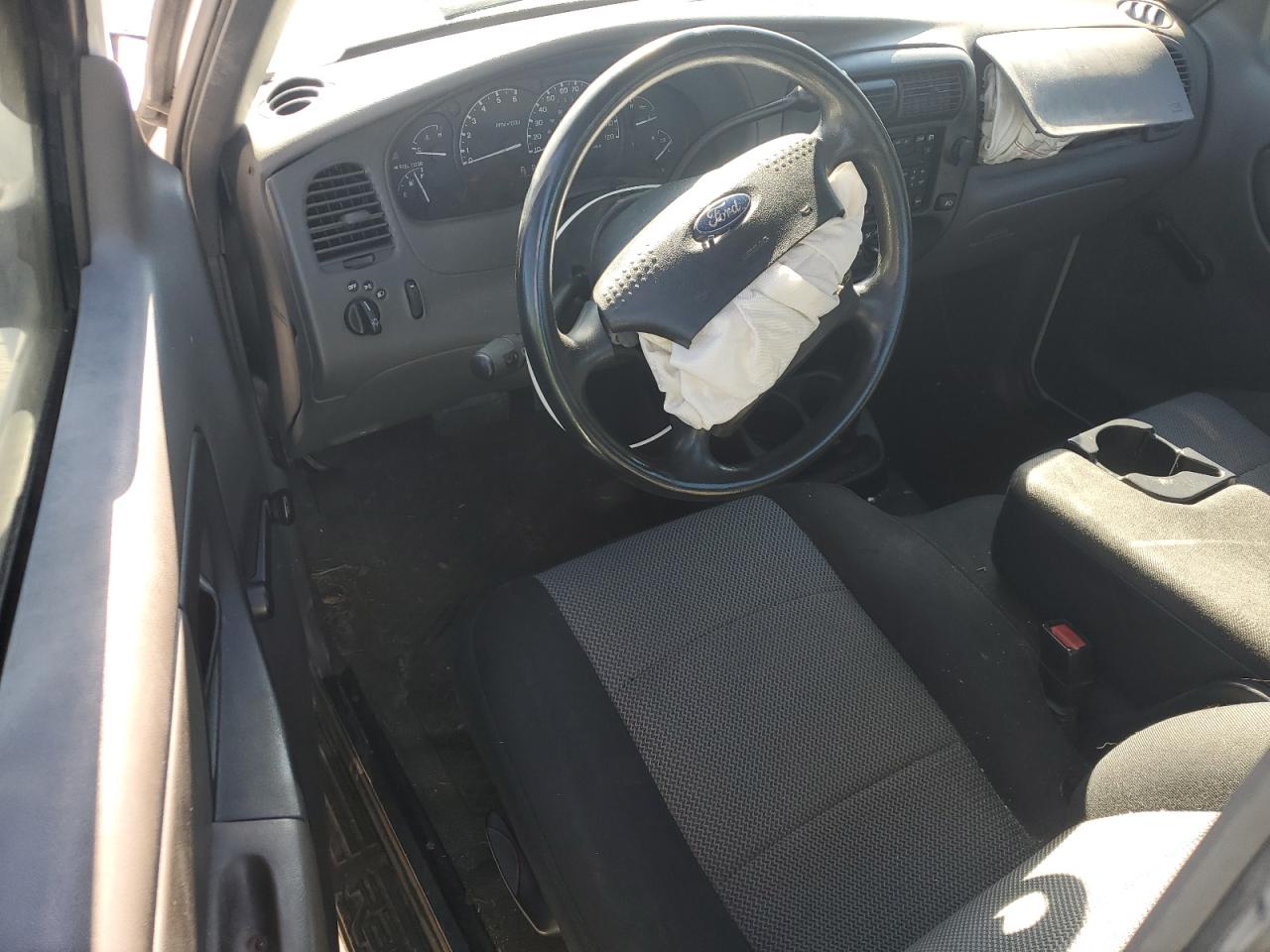 2003 Ford Ranger White vin: 1FTYR10U53PA96009