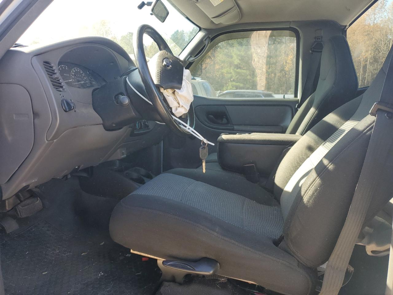 2003 Ford Ranger White vin: 1FTYR10U53PA96009