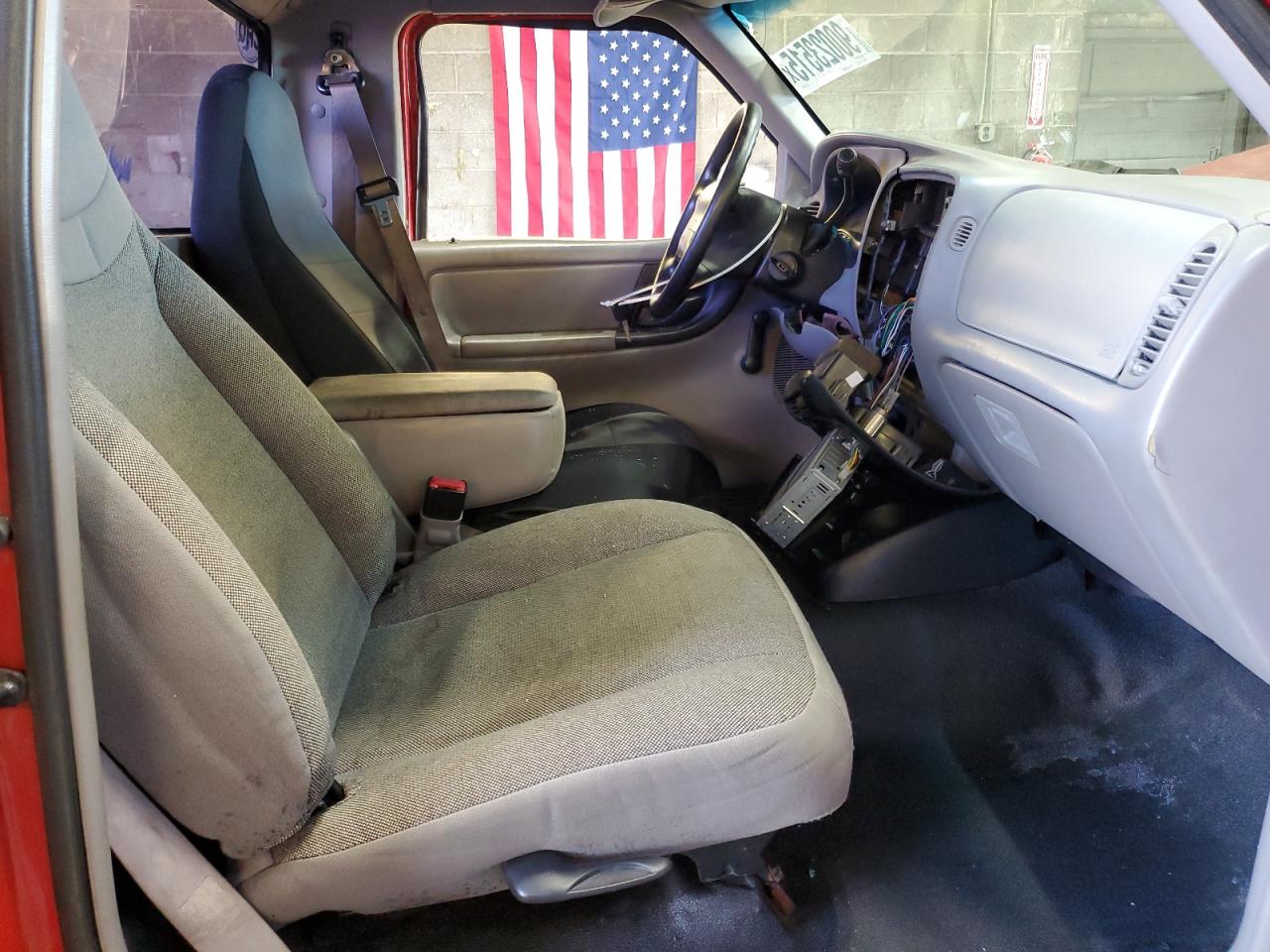 2000 Ford Ranger Red vin: 1FTYR10U6YPB28294