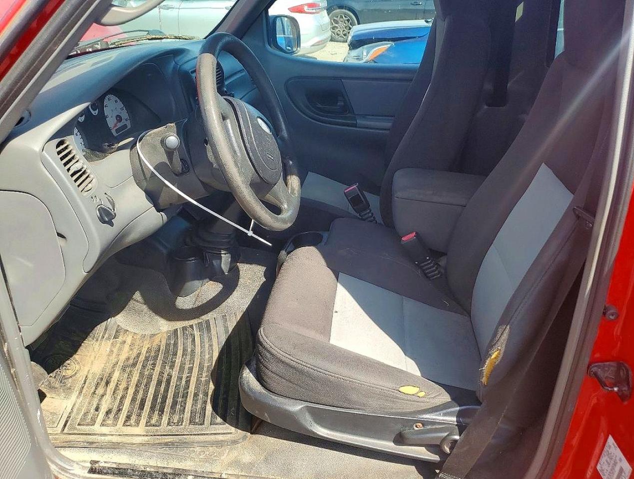 2004 Ford Ranger Red vin: 1FTYR10U74PA87166